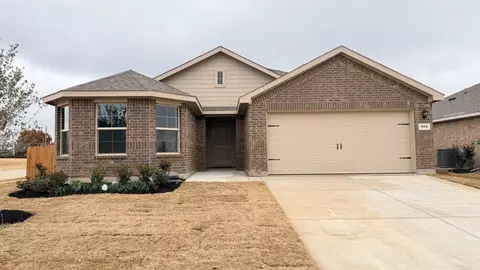 560 Arroyo Dr, Cleburne, TX 76033