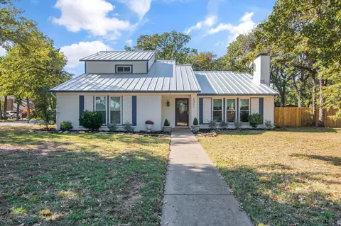 2311 Hummingbird Trl, Grapevine, TX 76051