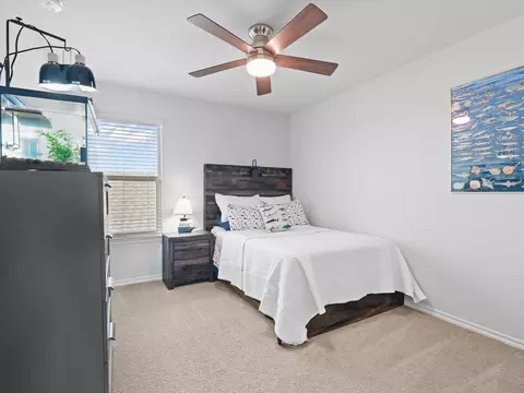 Bedroom - 157 Greengate Dr, Boyd, TX 76023 photo 5 of 6