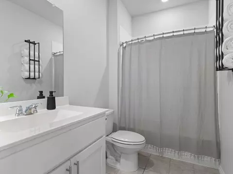 Bath - 157 Greengate Dr, Boyd, TX 76023 photo 1 of 6