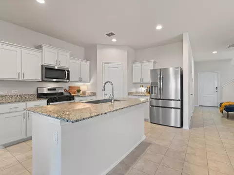 Kitchen - 157 Greengate Dr, Boyd, TX 76023 photo 2 of 4