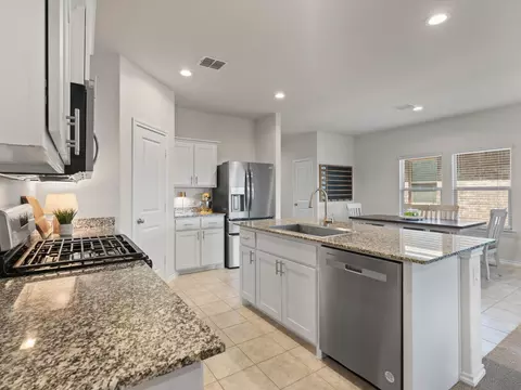 Kitchen - 157 Greengate Dr, Boyd, TX 76023 photo 3 of 4