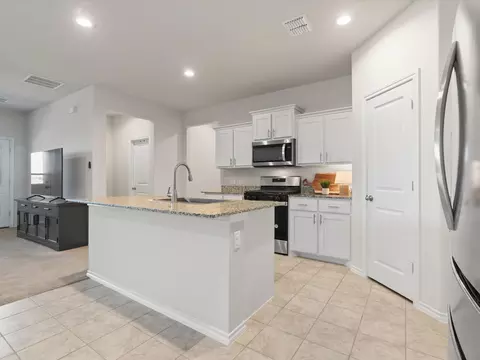 Kitchen - 157 Greengate Dr, Boyd, TX 76023 photo 1 of 4