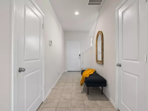 Entry Way - 157 Greengate Dr, Boyd, TX 76023 photo 2 of 2