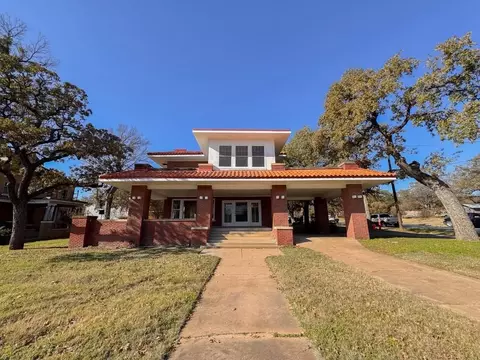 211 NW 4th Ave, Mineral Wells, TX 76067