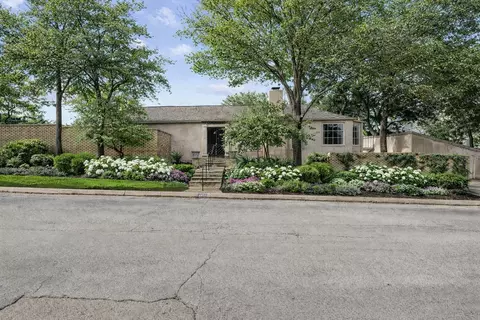 2410 Halloran St, Fort Worth, TX 76107
