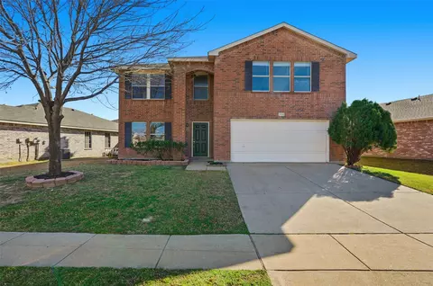 5500 Costa Mesa Dr, Fort Worth, TX 76244