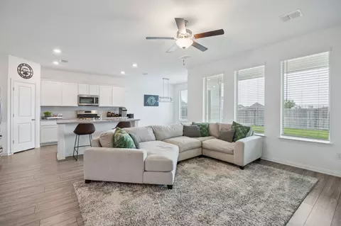 557 Pueblo Bonito Trl, Haslet, TX 76052