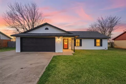 922 Vail Highlands Dr, Hewitt, TX 76643