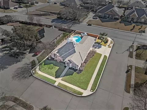 7700 Chandler Ct, North Richland Hills, TX 76182