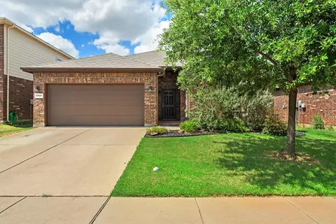 1037 Doe Meadow Dr, Burleson, TX 76028