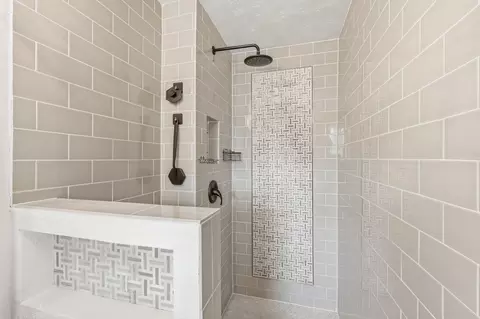 Bath - 404 E Huitt Ln, Euless, TX 76040 photo 4 of 7