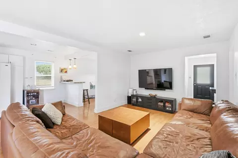 Living - 404 E Huitt Ln, Euless, TX 76040 photo 1 of 5