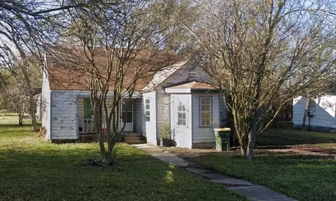 110 E Angeline St, Groesbeck, TX 76642