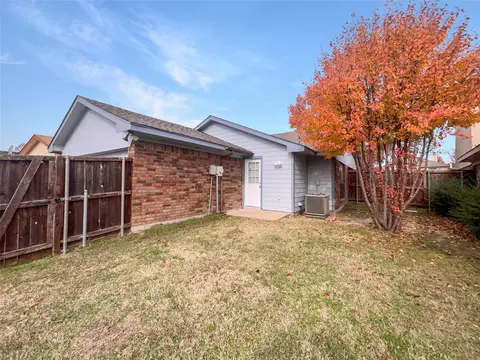 Exterior - 1408 Hackamore St, Mesquite, TX 75149 photo 8 of 9