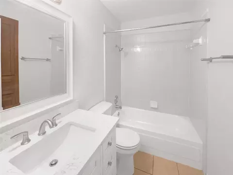 Bath - 1408 Hackamore St, Mesquite, TX 75149 photo 2 of 2