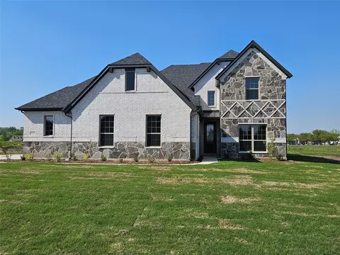 359 Redwood Cir, Trenton, TX 75490