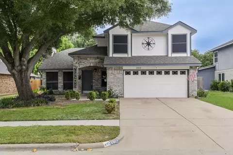 2813 White Oak Dr, Grand Prairie, TX 75052