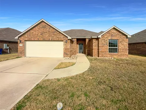 1532 Mackinac Dr, Crowley, TX 76036