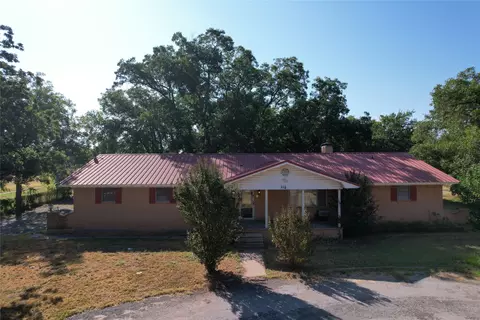 118 N Crescent St, Gorman, TX 76454