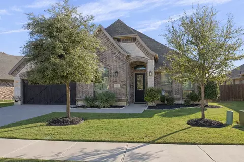738 Larkspur Ln, Midlothian, TX 76065