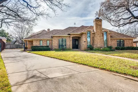2403 Bluffview Ct, Arlington, TX 76011