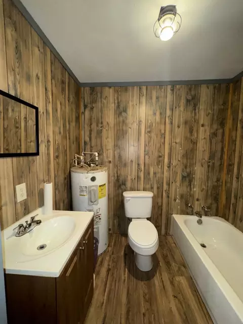 Bath - 1980 Apache Rd, Quinlan, TX 75474 photo 2 of 2
