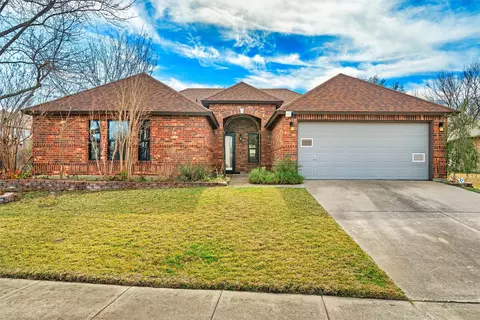 5281 Dillon Cir, Haltom City, TX 76137