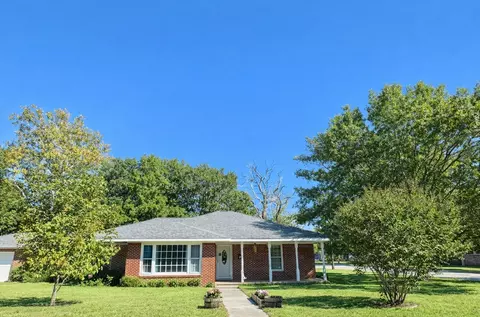 724 S Rusk St, Gainesville, TX 76240