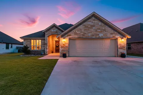 162 Crenshaw Ct, Stephenville, TX 76401