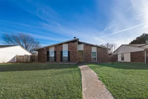 2013 Clark Trl, Grand Prairie, TX 75052