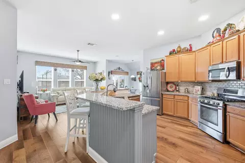 9013 Trail Blazer Dr, Fort Worth, TX 76131