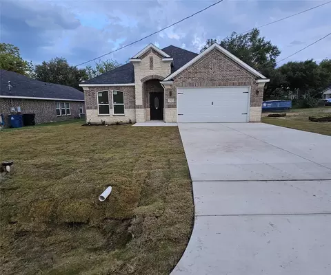202 E 1st North St, Kaufman, TX 75142