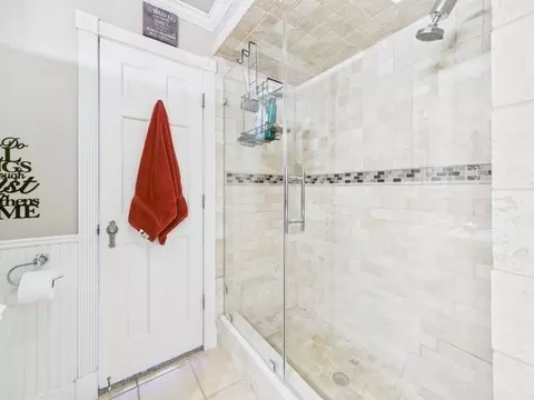 Bath - 516 E 6th St, Irving, TX 75060 photo 3 of 3