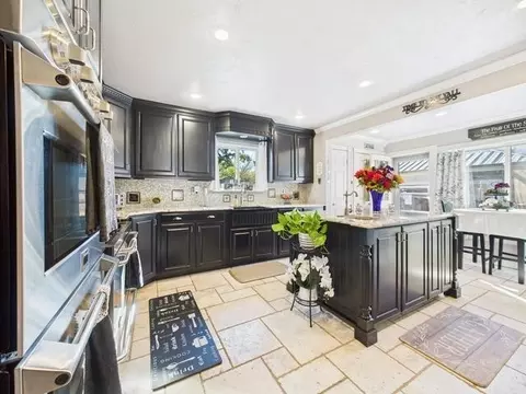 Kitchen - 516 E 6th St, Irving, TX 75060 photo 2 of 3