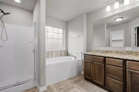 Bath - 3917 S Fork Ranch Rd, Waco, TX 76705 photo 1 of 2
