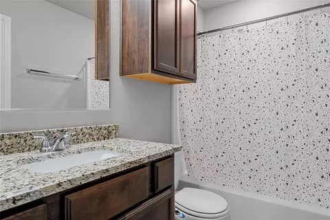 Bath - 3917 S Fork Ranch Rd, Waco, TX 76705 photo 2 of 2