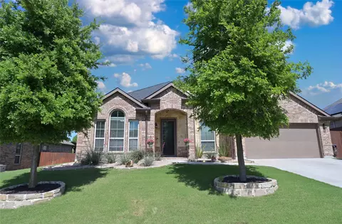 3614 Brighton Dr, Midlothian, TX 76065