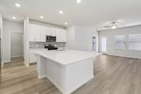 804 Leavenworth Dr, Mckinney, TX 75071