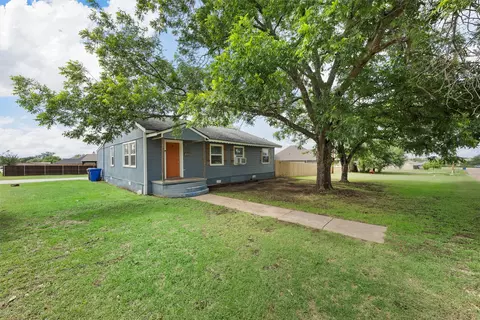 4133 Knoll Dr, Waco, TX 76708