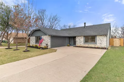 2301 Sharpshire Ln, Arlington, TX 76014