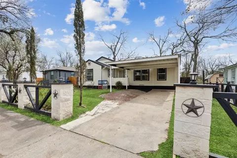 2120 Tisinger Ave, Dallas, TX 75228