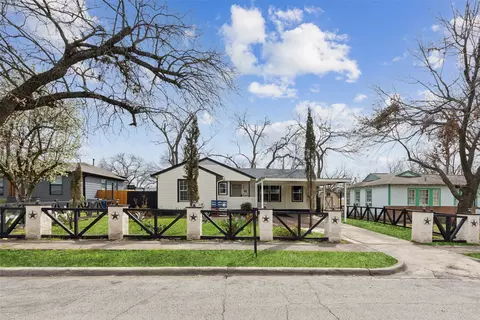 2120 Tisinger Ave, Dallas, TX 75228