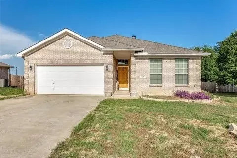 125 Timber Cross Ct, Azle, TX 76020