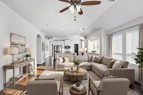 303 Pineview Ln, Ponder, TX 76259