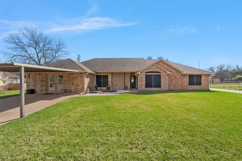 900 W Elizabeth Dr, Robinson, TX 76706