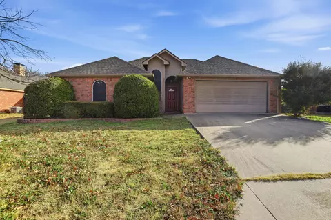 921 Calder St, Howe, TX 75459