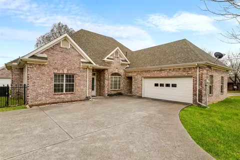 301 N Elm, Quinlan, TX 75474