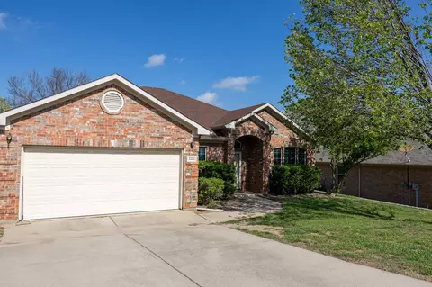 2222 Creek Side Dr, Weatherford, TX 76087