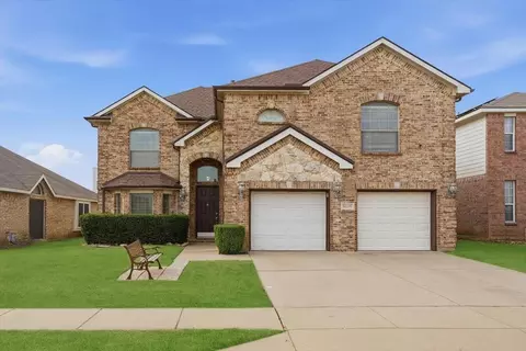 11200 Whispering Brook Ln, Fort Worth, TX 76140